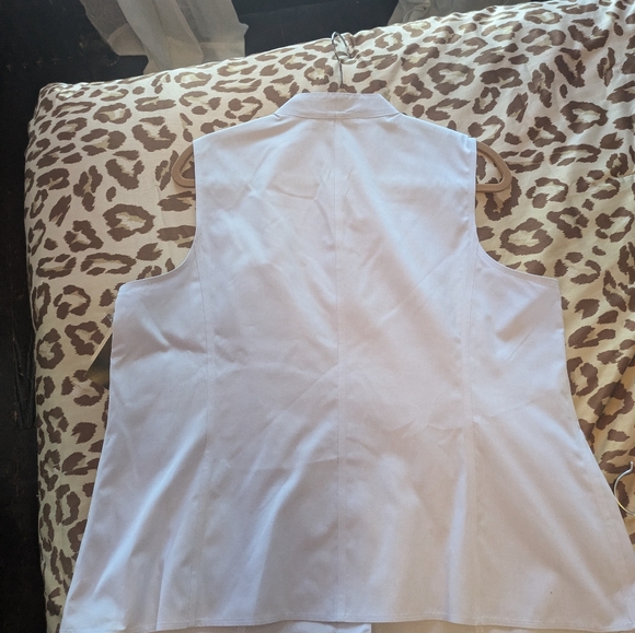 Jones New York NWT Women's Platinum Light Blue Sleeveless shirt size 16W - Picture 2 of 4